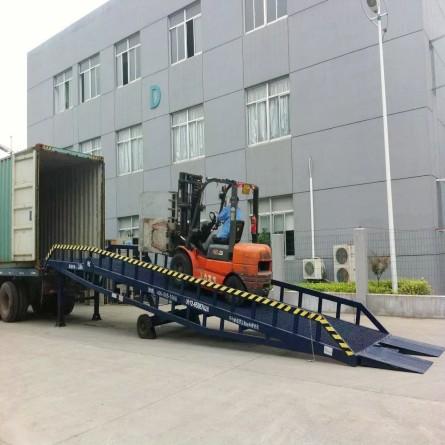 移動式液壓登車橋